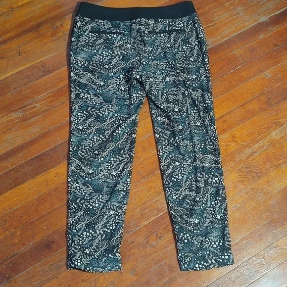 Ann Taylor LOFT Floral Print Black Pants Sz 6 - Picture 7 of 11